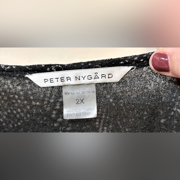 Peter Nygard 3/4 Sleeve Pullover Stretchy Top Black with White and Silver - Picture 2 of 5
